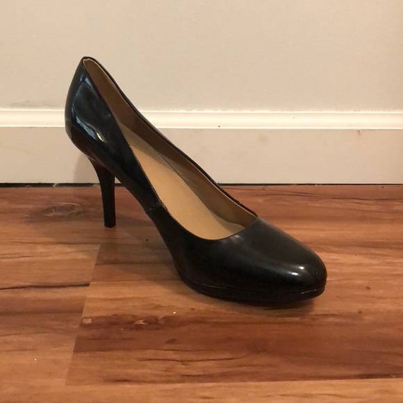 Black glossy pumps - Picture 3 of 5